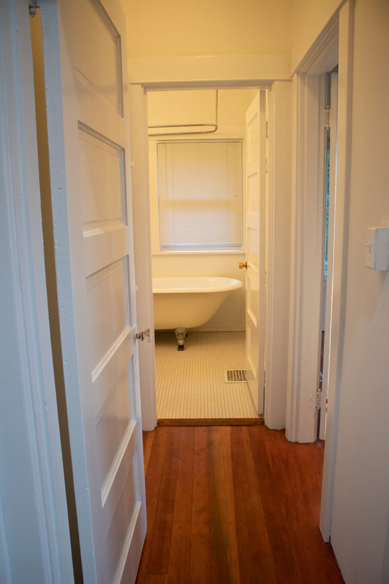 Building Photo - 2905 SW 4th Ave