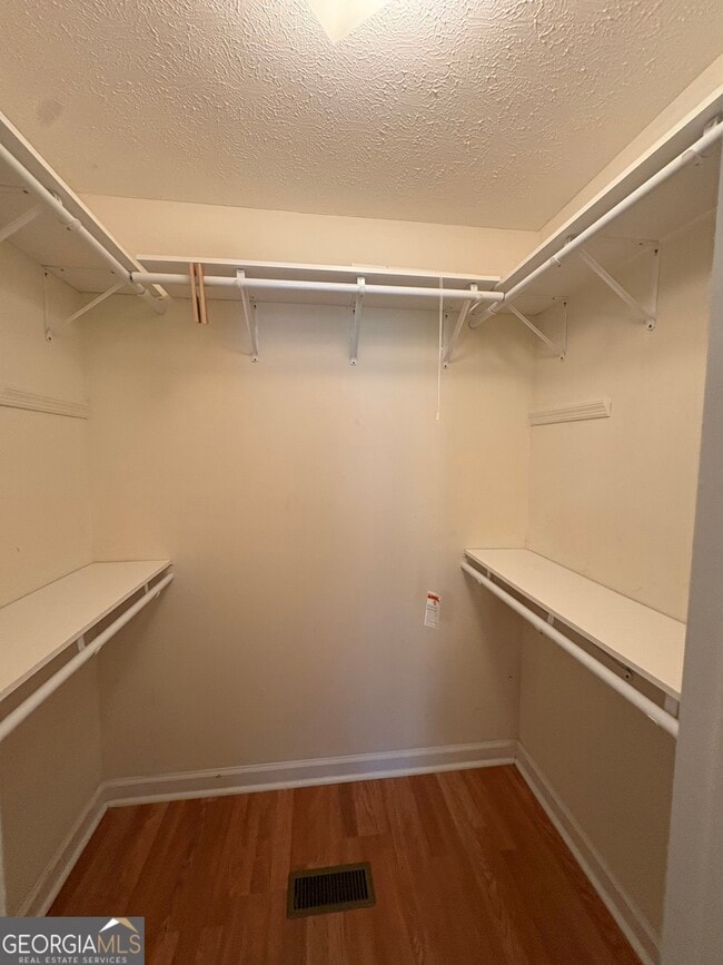 Building Photo - 609 Windcrest Dr