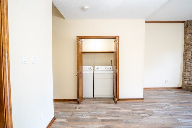 Building Photo - 5 Edgehill Cove