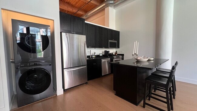 Building Photo - 2303 S Michigan Ave