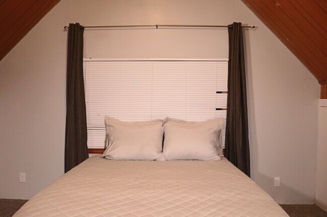 Building Photo - Comfy & Chic Council Bluffs Retreat - 2BR 1B