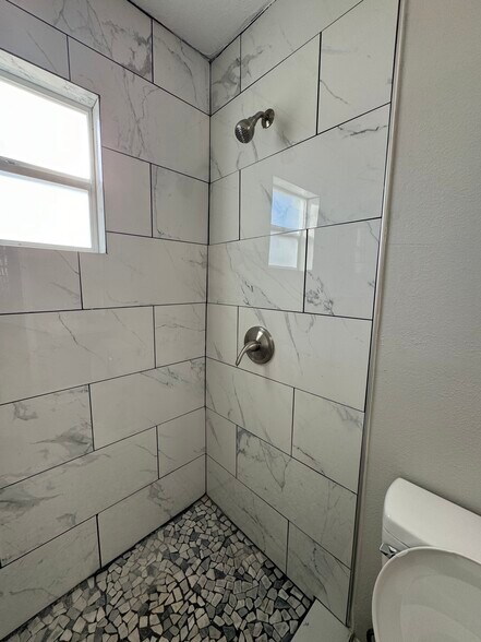 Building Photo - 1210 Southey St