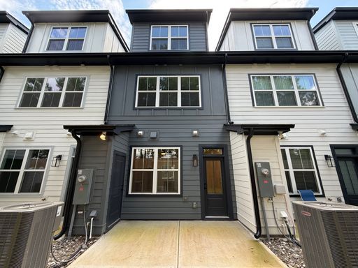 Building Photo - Newly Built 4BD, 3.5BA Northeast Raleigh Townhome in a Great Location