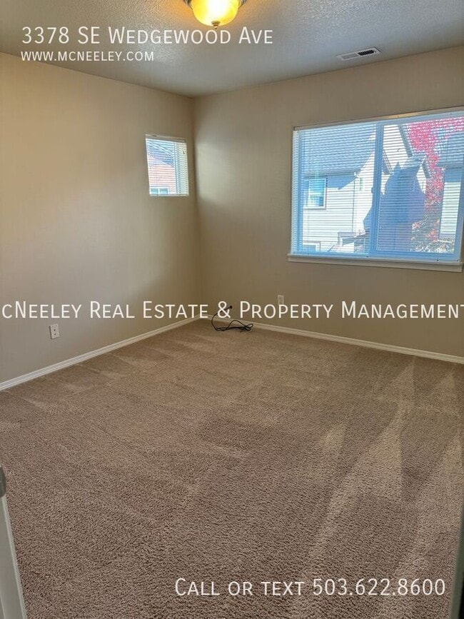 Building Photo - 3378 SE Wedgewood Ave