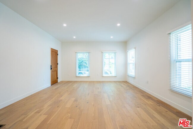 Building Photo - 6513 Orange St