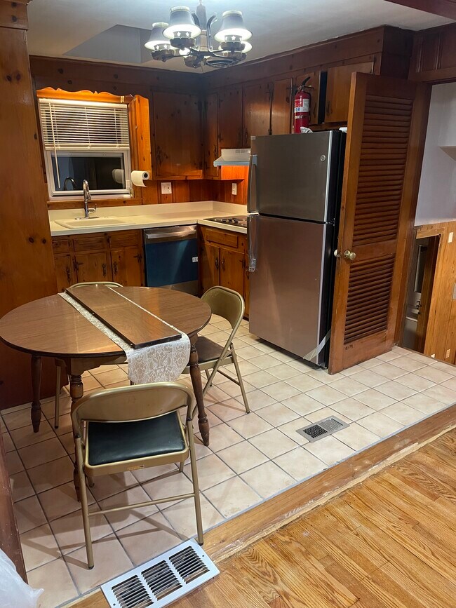 Kitchen/Dining Area - 91 Brown St
