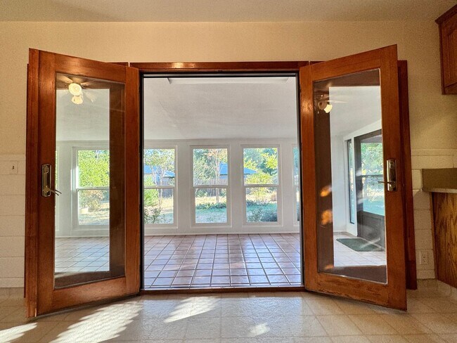 Building Photo - Gorgeous .5 acre lot in Auburn