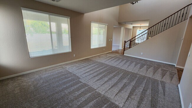 Building Photo - 4 Bedroom Home at the Grange in the Power ...