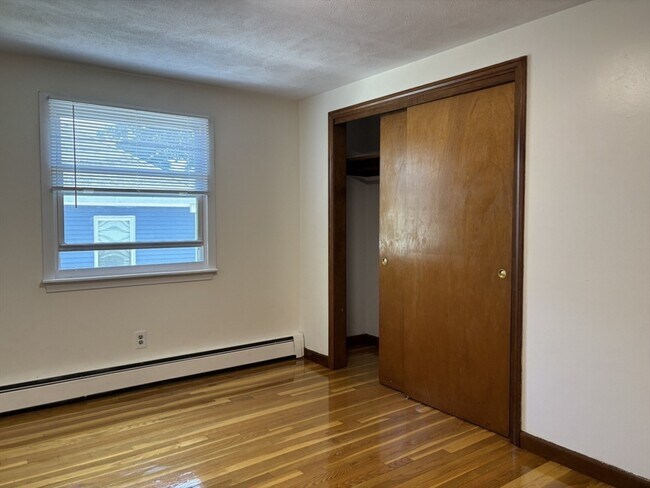 Building Photo - 363 Linwood Ave
