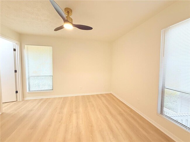 Building Photo - 1405 Tuxworth Cir