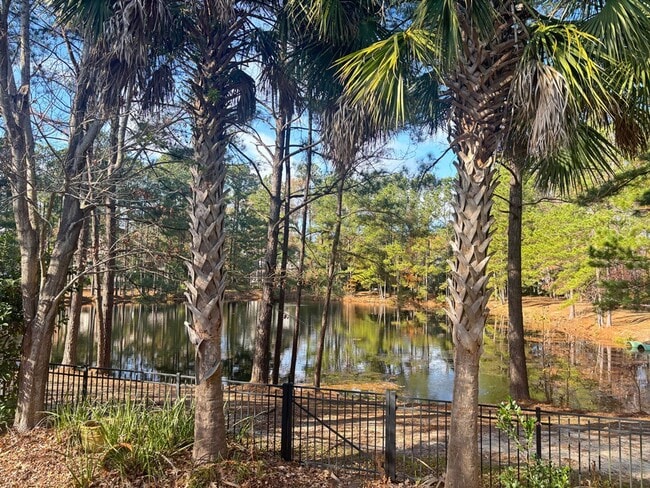 Building Photo - Available 1/15. Beautiful Remodeled 5 BR/4 BA Home in Park West!