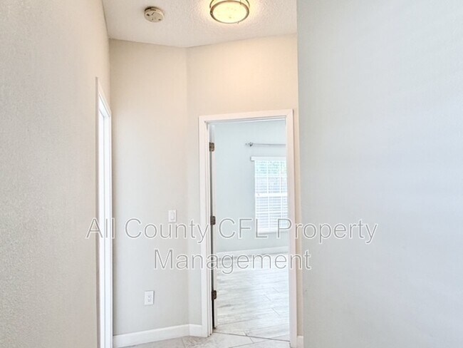 Building Photo - 2408 Corrine Dr
