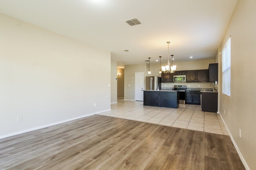 Building Photo - 6873 S Blue Hills Dr