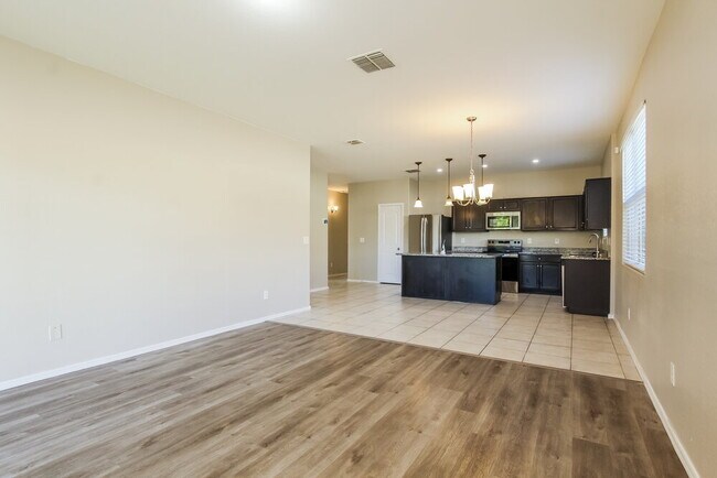 Building Photo - 6873 S Blue Hills Dr