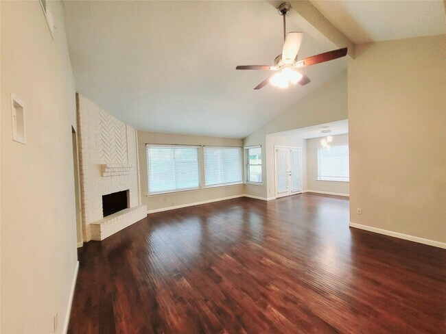 Building Photo - 2711 S Brompton Dr