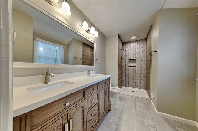 Building Photo - 2779 Lanier Dr