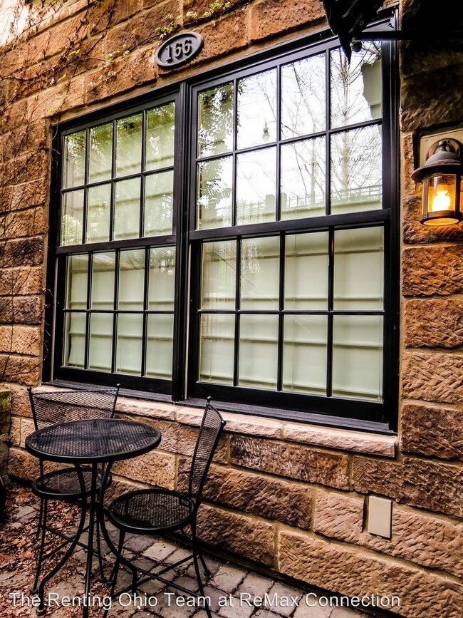 Building Photo - 166 E Gay St