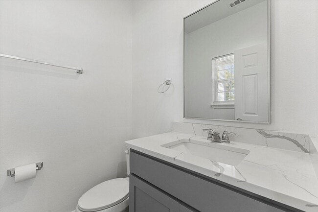 Building Photo - 3045 Barling St