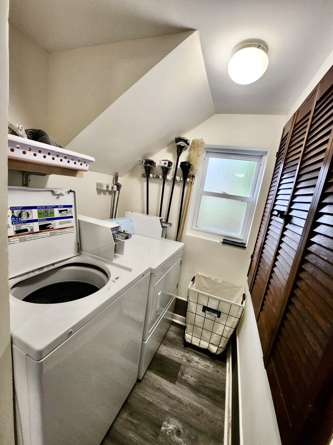 Laundry room - 685 Jersey Ave