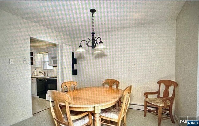 Building Photo - 15 Cottage St