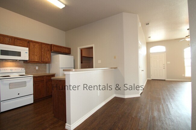 Building Photo - Luxury Duplex Close to Texas A&M-Central Texas