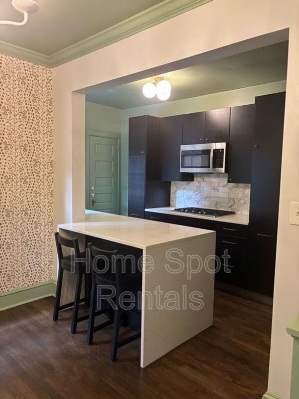 Building Photo - 8 Collier Rd NW