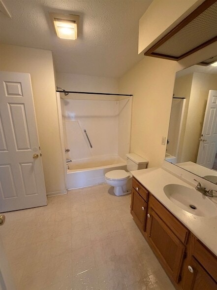 Building Photo - 830 44th Ave N