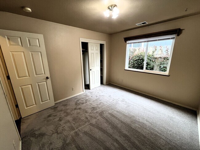 Building Photo - Pet-Friendly 3 Bed 2 Bath McKinleyville Home