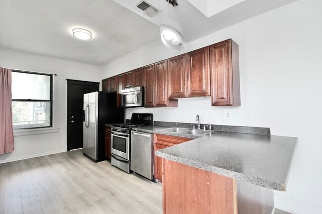 Building Photo - 3720 S Indiana Ave