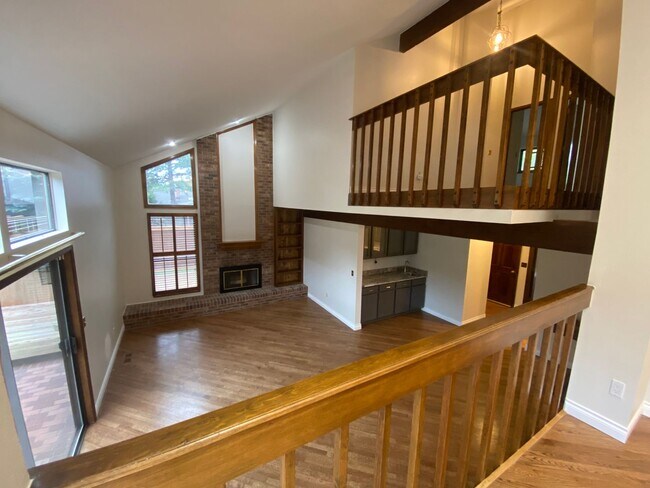 Building Photo - Great Home in the Highlands 360