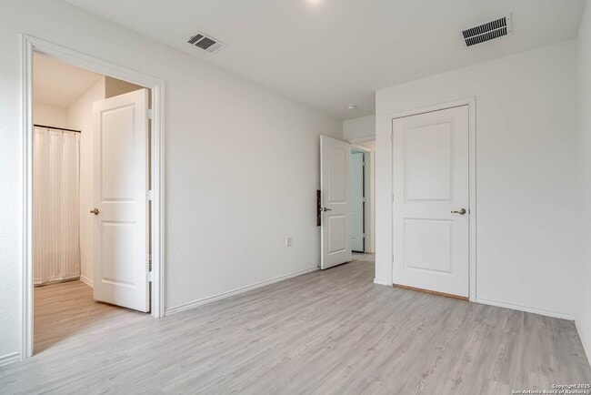 Building Photo - Super cute 3 Bedroom 2 Bath Home Southside...