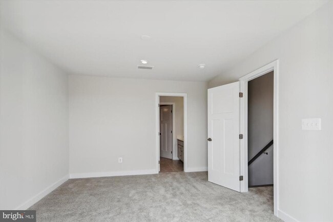 Building Photo - 4328 Ellipse Ter