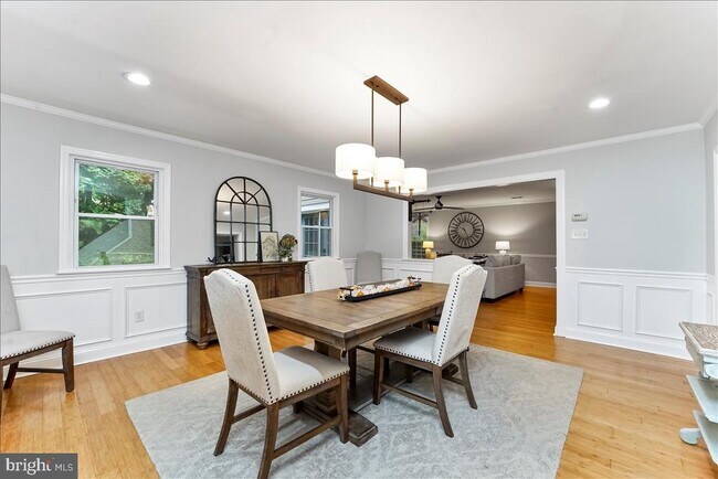 Building Photo - 67 Lownes Ln