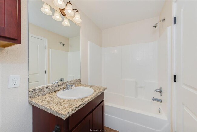 Building Photo - 1915 Dartmouth St