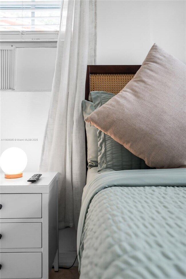 Building Photo - 2972 NW 15th St