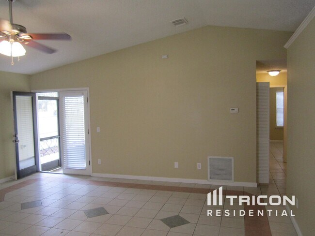 Building Photo - 1702 Sandy Hollow Loop