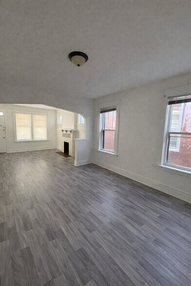 Building Photo - 5338 Claxton Ave