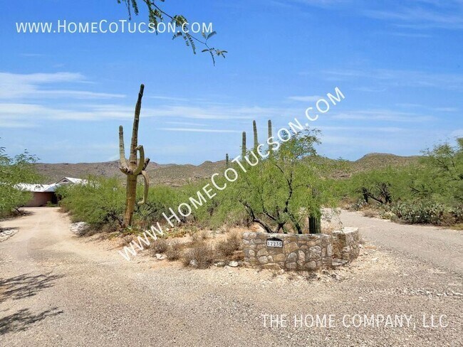 Building Photo - 12235 E Horsehead Rd