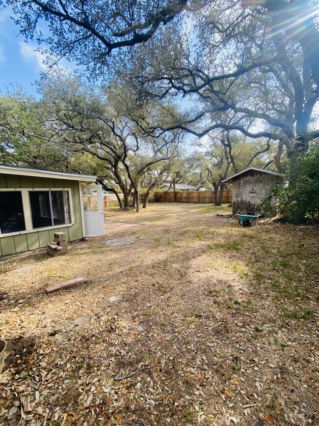 Building Photo - 106 Timber Ln Loop