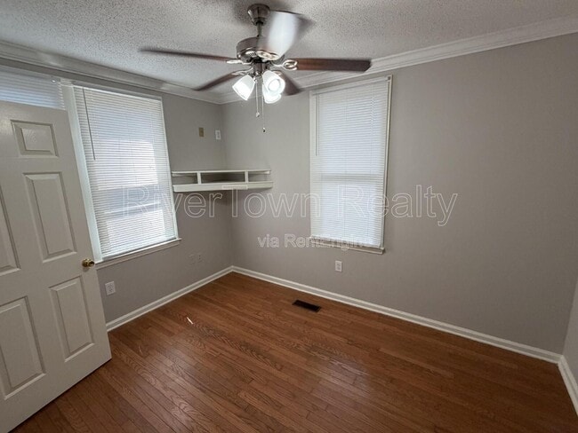 Building Photo - 736 Echles St