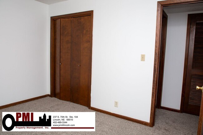 Building Photo - 3800/3802 Keith Cir