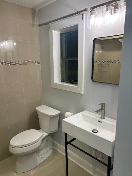 Building Photo - 1205 Jamestown Rd