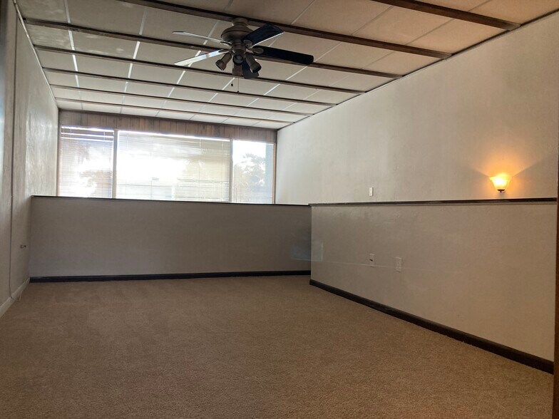 Building Photo - 705 SW 75th St