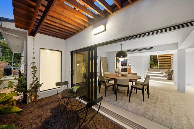 Building Photo - 1815 Fairhaven Pl