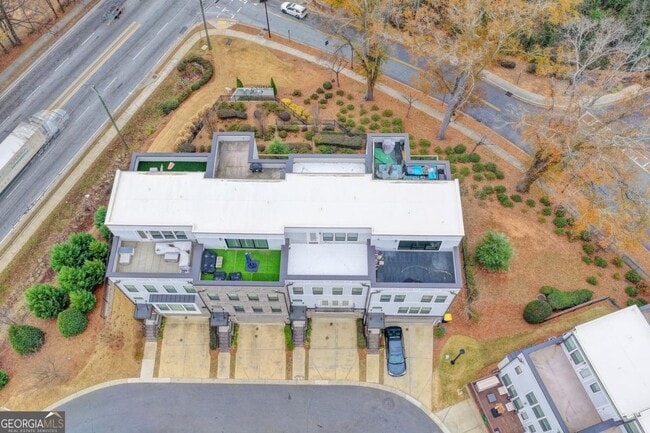 Building Photo - 2083 Holtz Ln