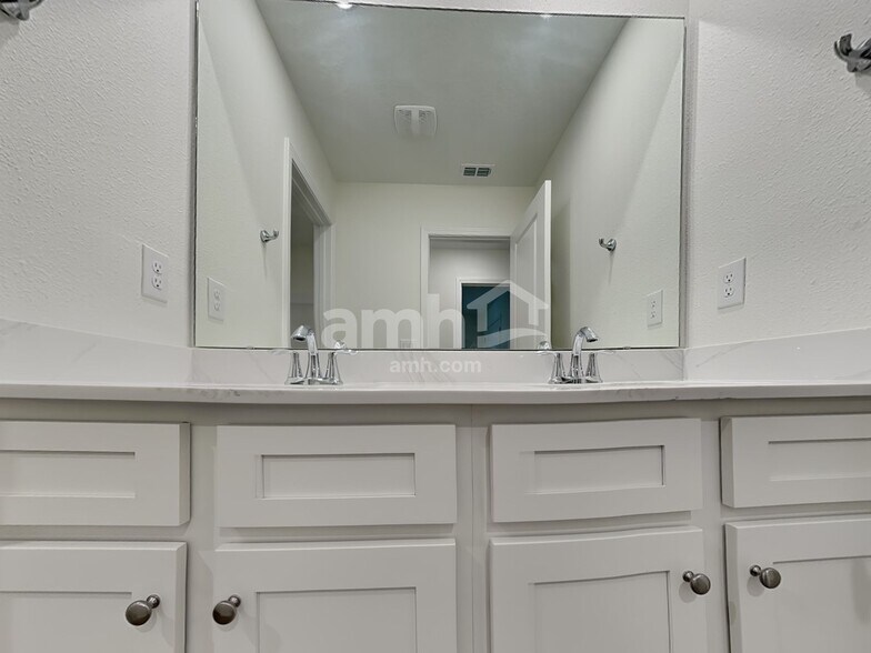 Building Photo - 2576 Belfort Lndg Ct