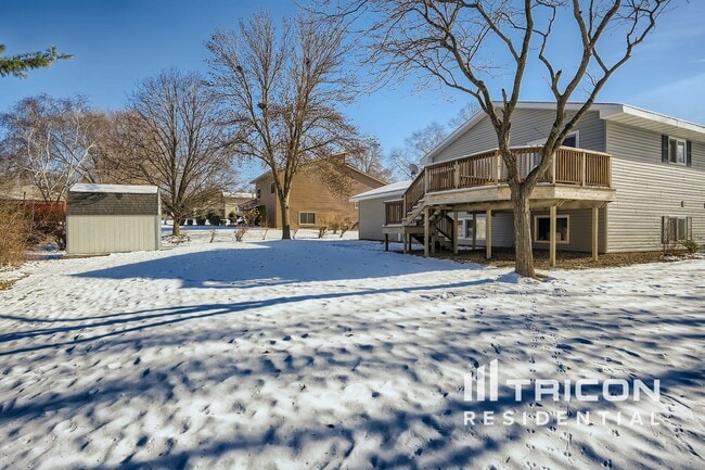 Building Photo - 7030 Sherwood Rd