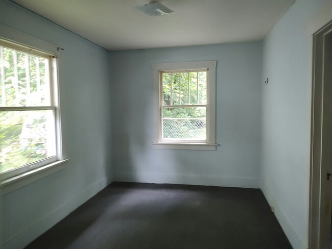 Building Photo - 1121 W Gift Ave