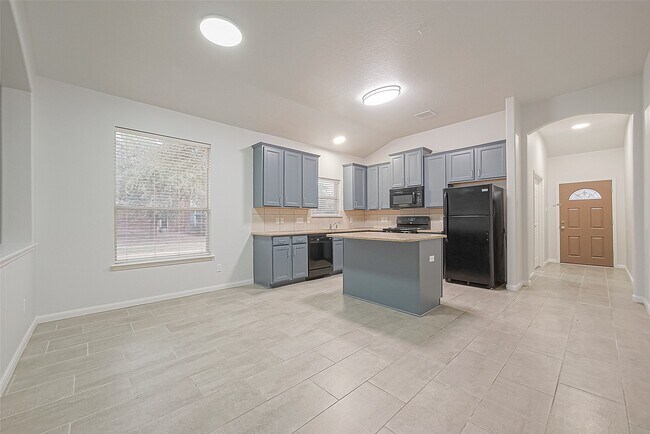 Building Photo - 6406 Applewood Forest Dr