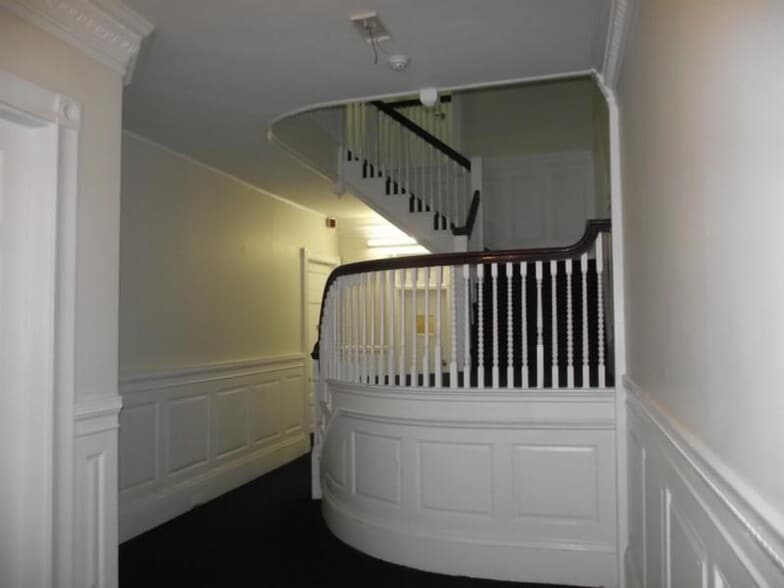 Building Photo - 41 Bay State Rd